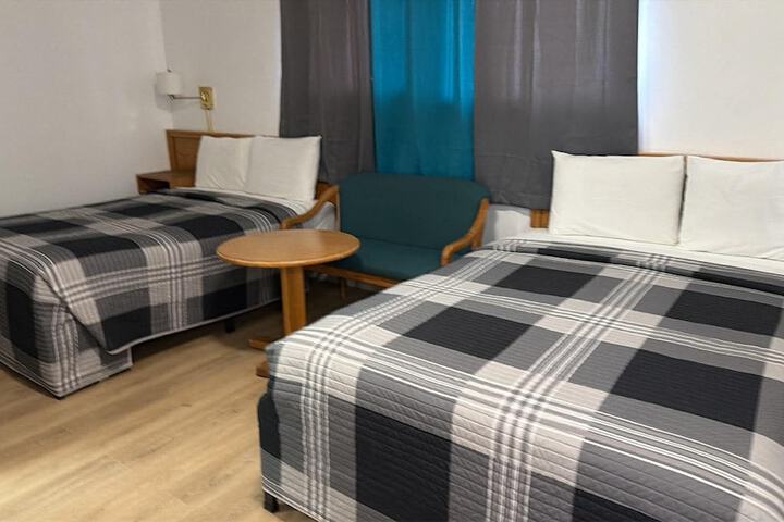 Room 5 of 18