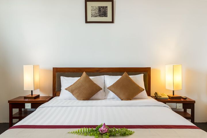 Room 4 of 90