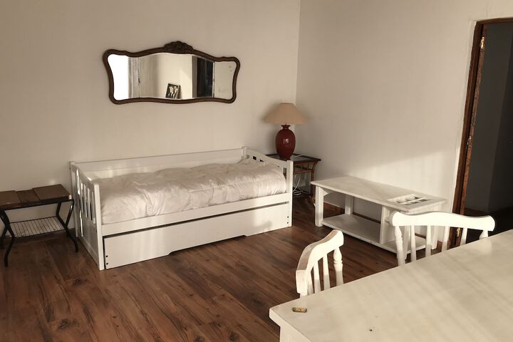 Room 49 of 102
