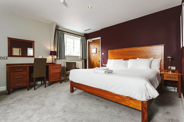 Room 2 of 37