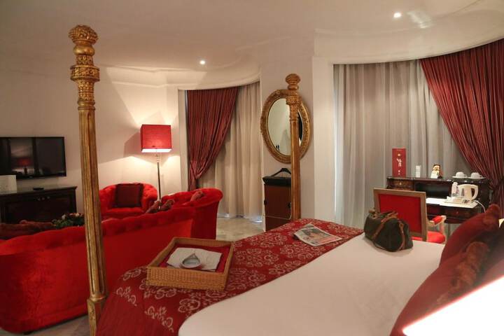 Room 22 of 49
