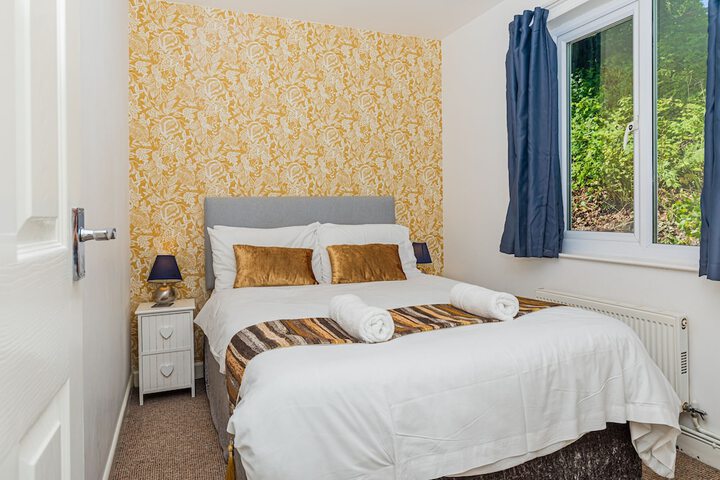 Room 4 of 30
