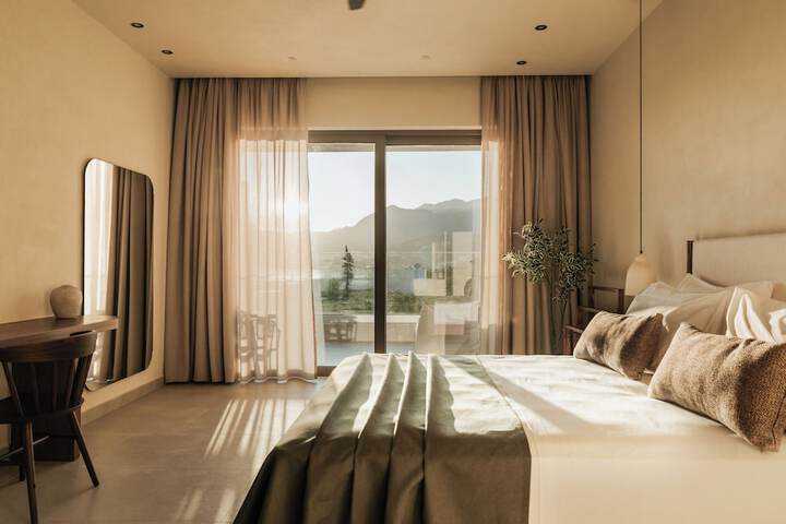 Room 2 of 14