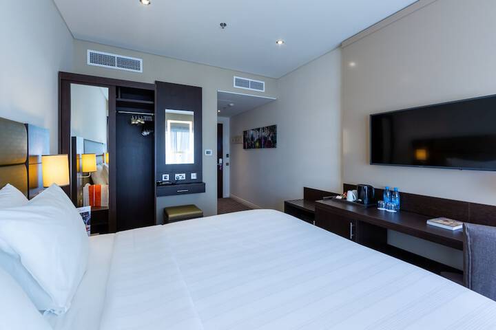 Room 10 of 42