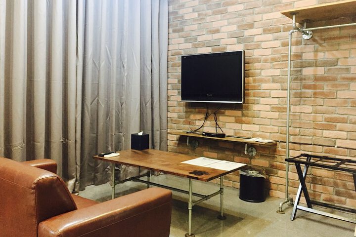 Room 11 of 26