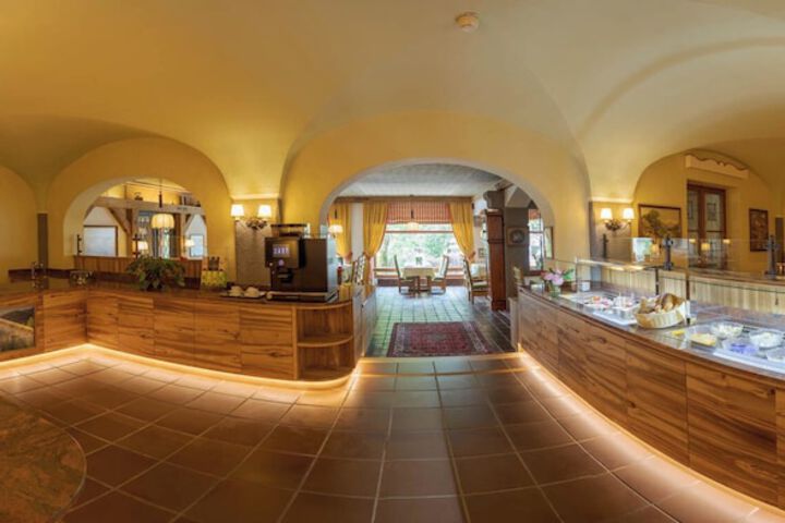 Dining 57 of 83