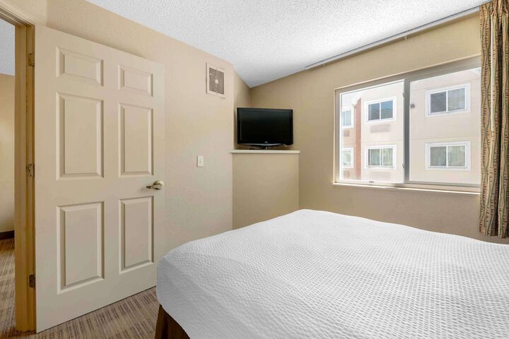 1 Queen Bed Suite Kitchen (1 of 6)