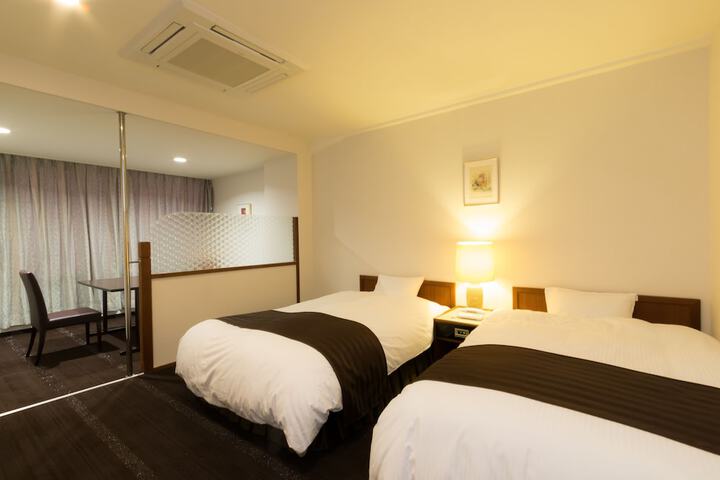 Room 10 of 67
