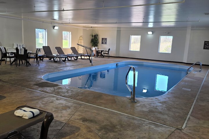Pool 18 of 30