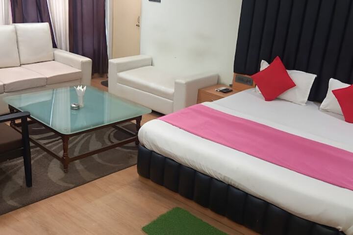 Room 8 of 17
