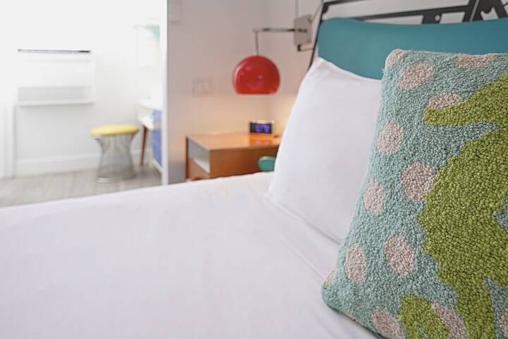 Room 15 of 76