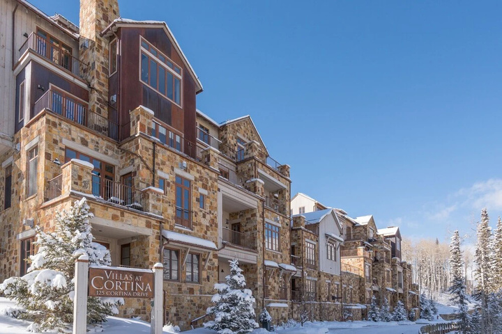 Exterior of Villas at Cortina by Alpine Lodging Telluride