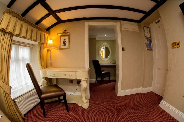 Room 4 of 54