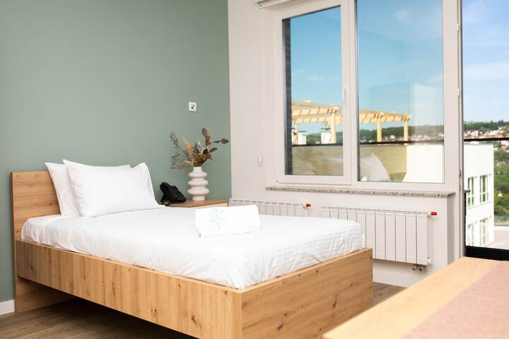 Room 3 of 27