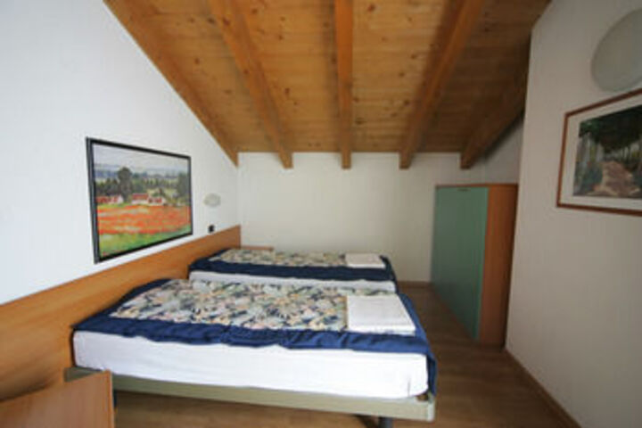 Room 10 of 20