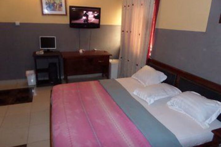 Room 6 of 20