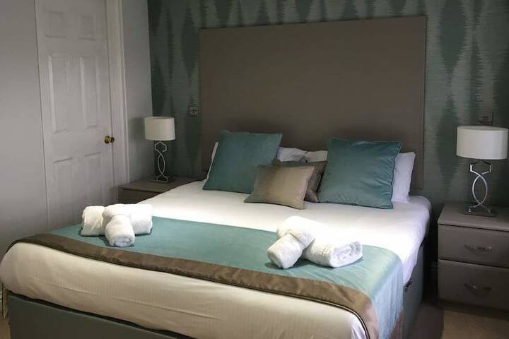 Room 6 of 17