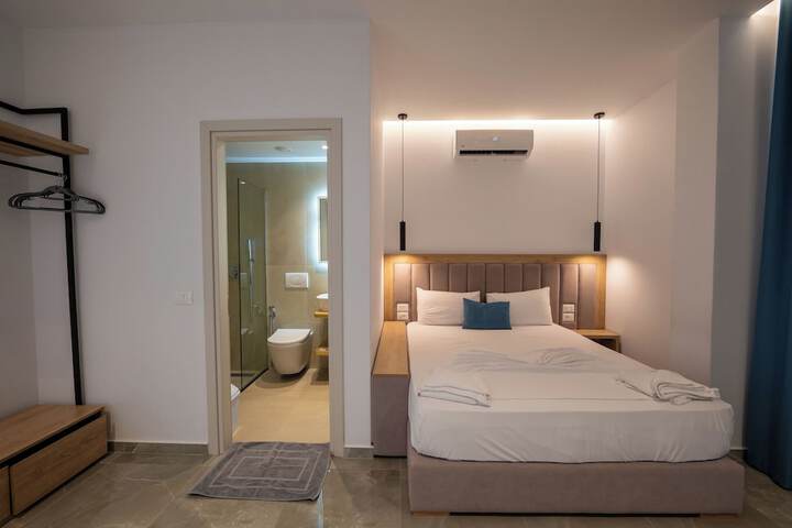 Room 37 of 73