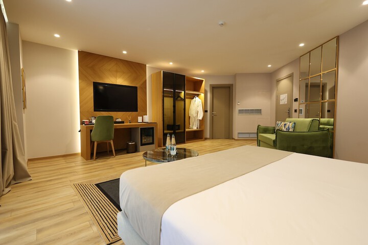 Room 29 of 136