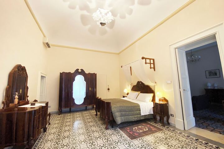 Room 19 of 50