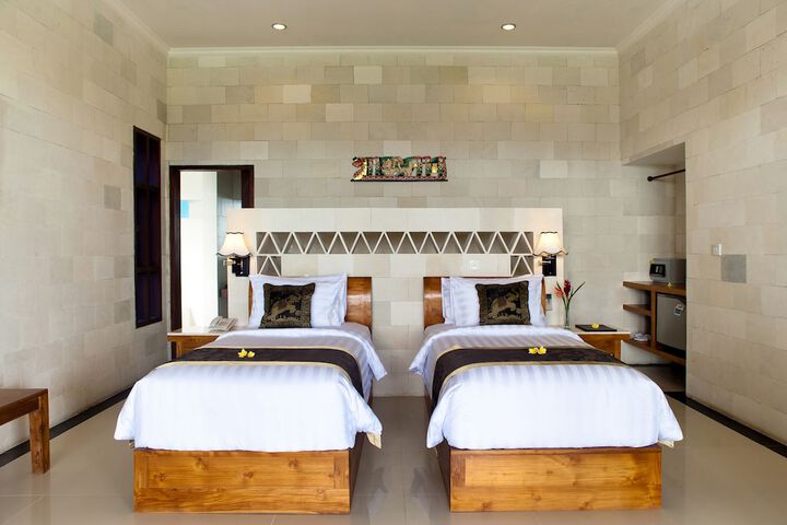 Room 10 of 92