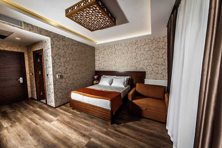 Room 8 of 50