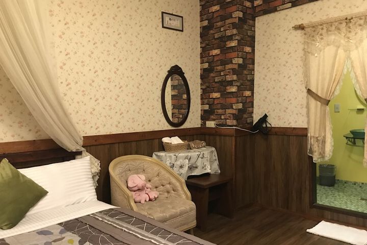 Room 13 of 49