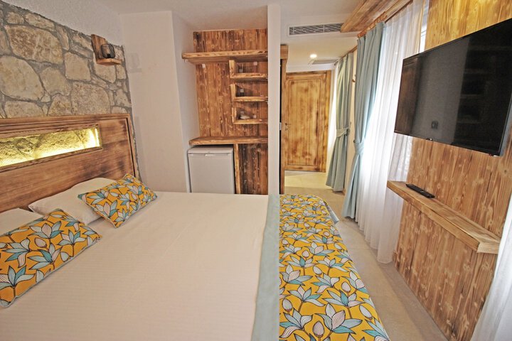Room 10 of 61