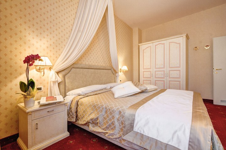 Room 29 of 54