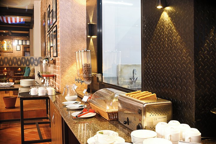 Dining 60 of 71