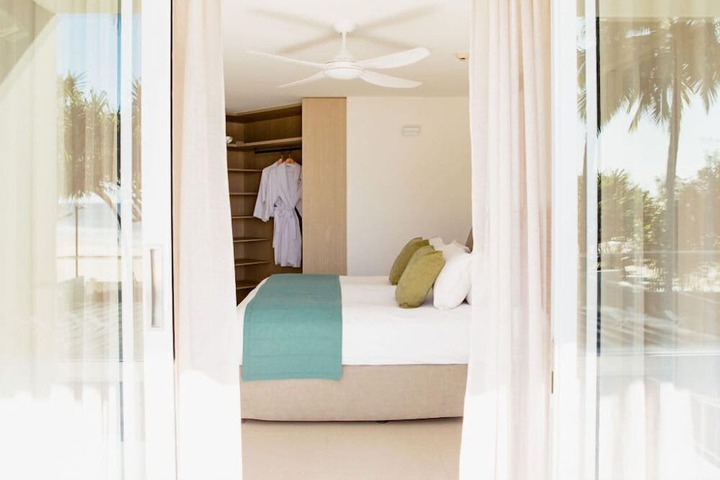 Room 8 of 181