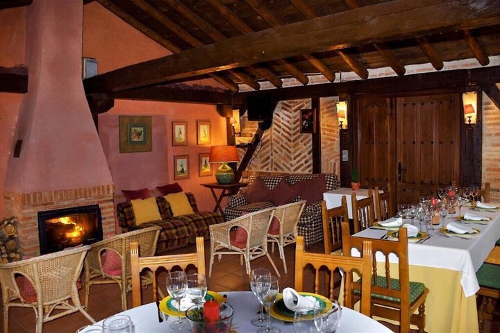 Dining 28 of 57