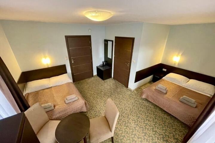 Room 52 of 110