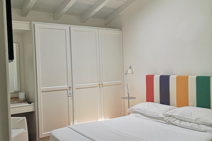 Room 16 of 56