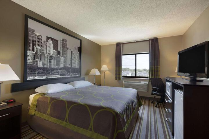 1 King Bed (1 of 7)