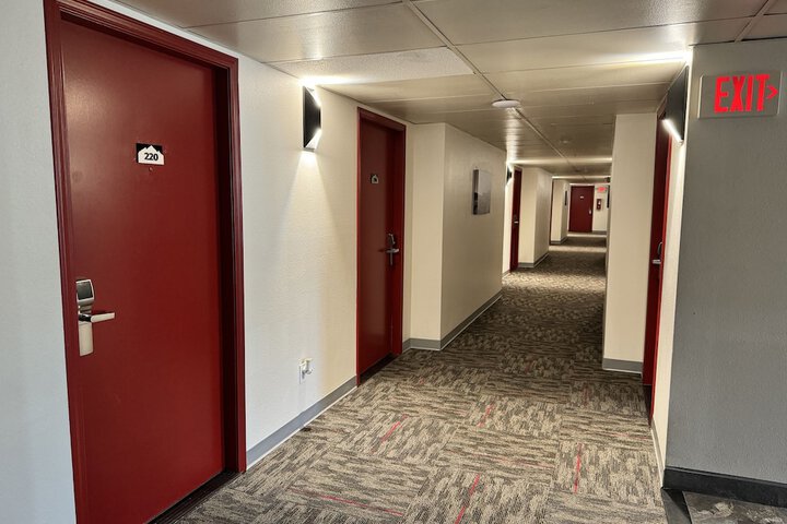 Ballroom/Hall 62 of 73
