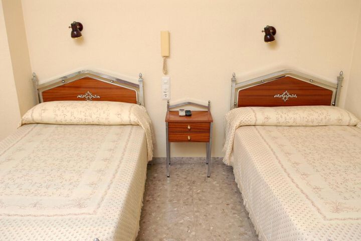Room 14 of 22