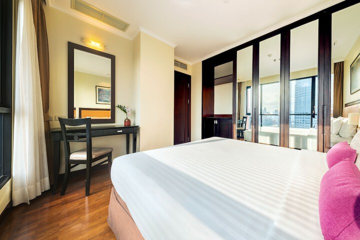 Room 13 of 119