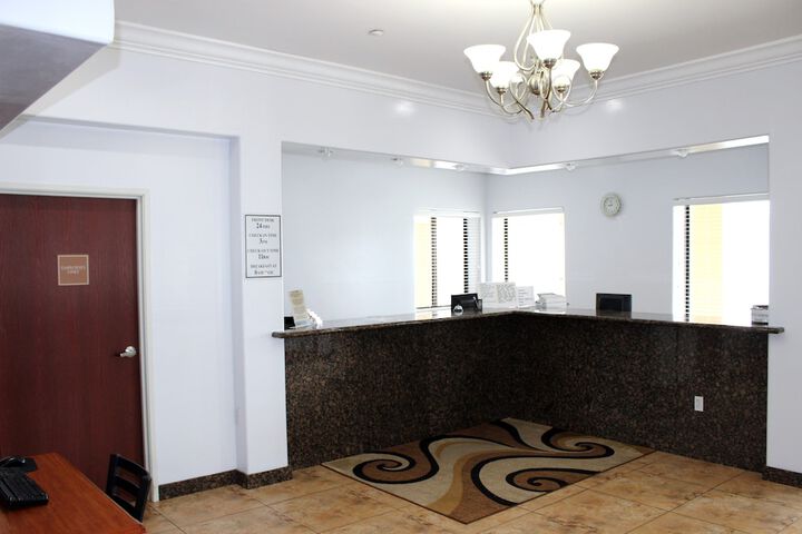 Entrance & Lobby