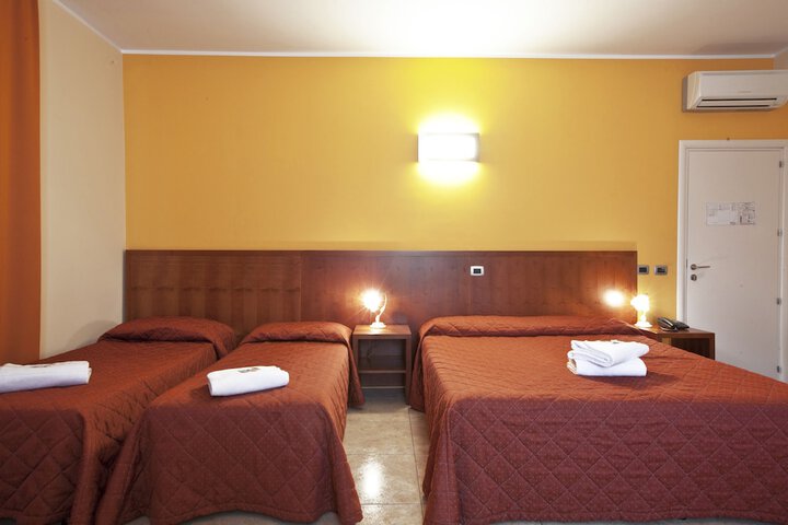 Room 14 of 64