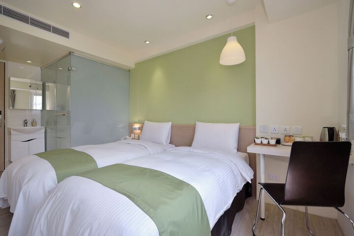 Room 25 of 62