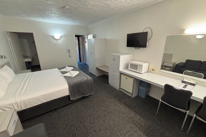 Room 13 of 53