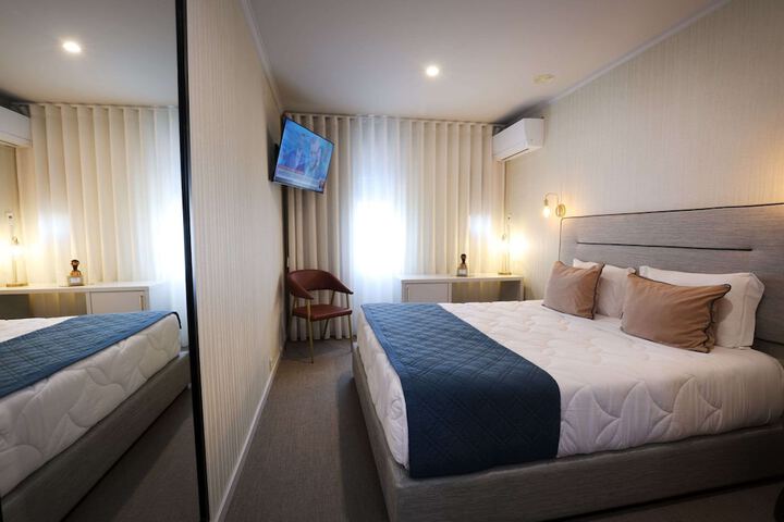 Room 27 of 70