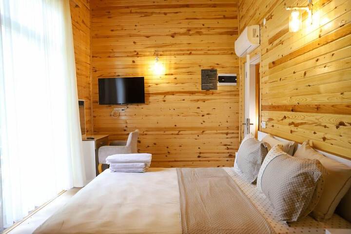 Room 3 of 52