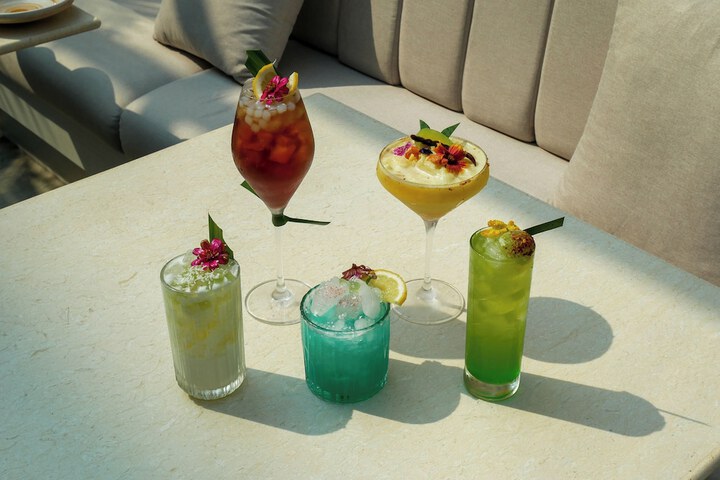 Lounge 121 of 135