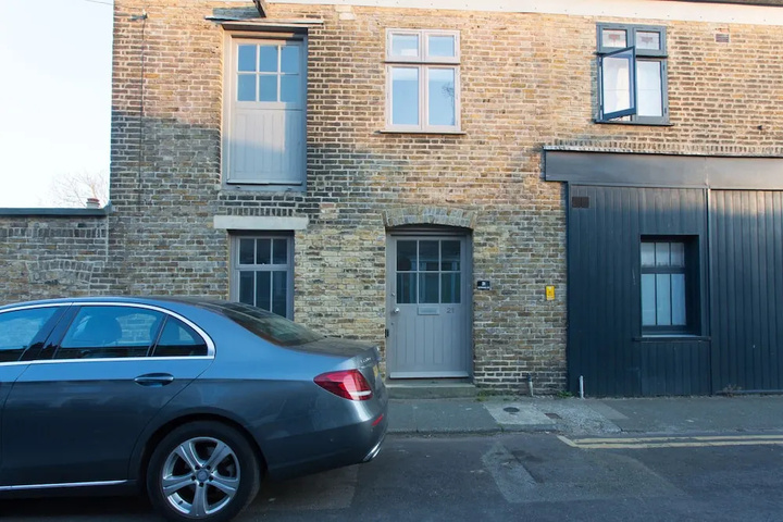 NEW Stunning and Stylish 2BD Victorian Warehouse