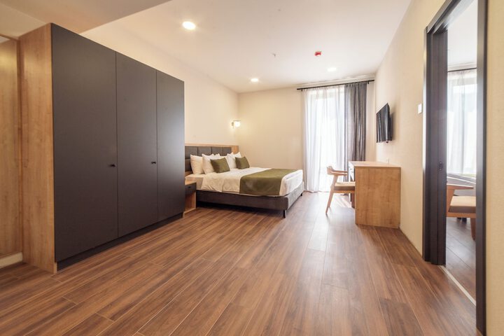 Room 33 of 72