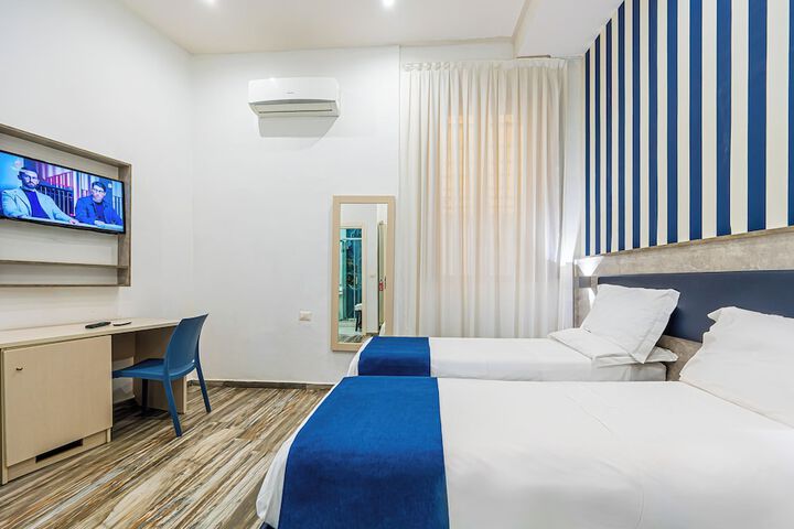 Room 42 of 68