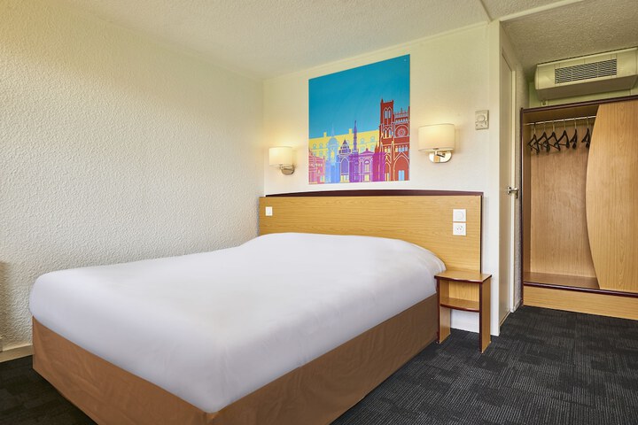 Room 4 of 31