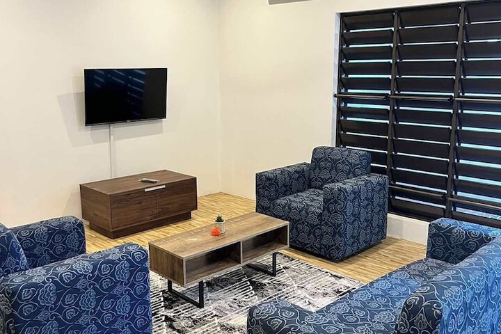 Room 12 of 21